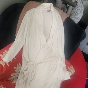 Fleurt Elegant Cream Women's Robe